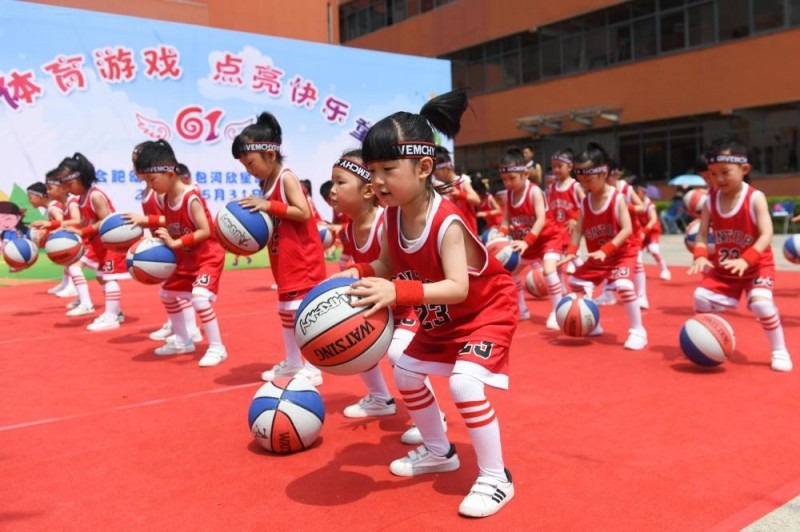 NBA常规赛：约基奇率队首节大爆发，掘金127-117战胜雄鹿，