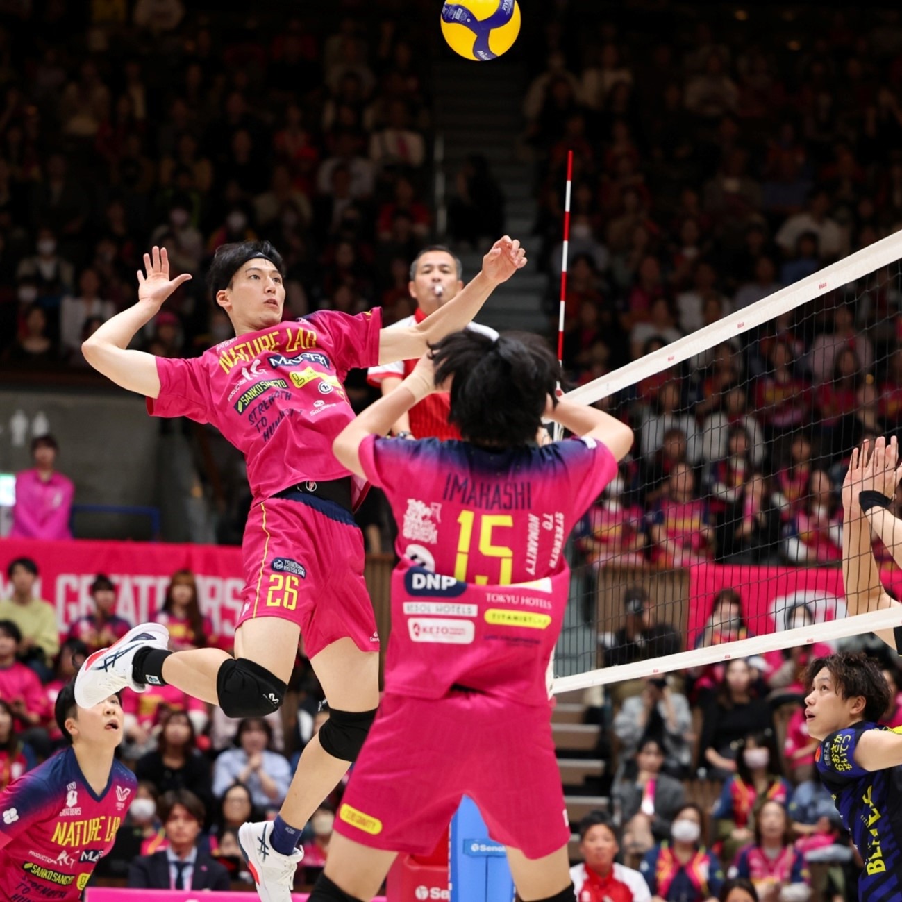 亚马尔：巴萨最有天赋的人是佩德里和我 很高兴有拉菲尼亚在身边